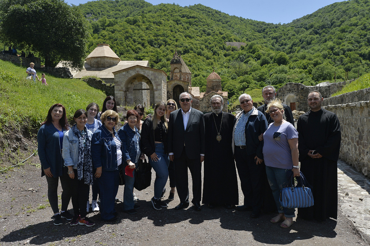 Посещение армении. Ованнес Гюрджан Арцах фото. Дадиванк новости. Visit Armenia.