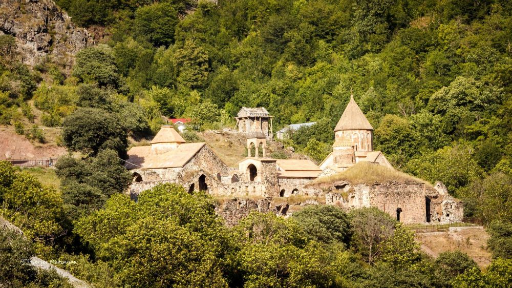 Դադիվանքի պեղումների, սենսացիոն «զմռսված գաղտնարանի» և ինչ-որ հնագետի մասին. Համլետ Պետրոսյան