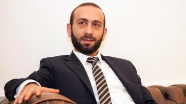 Քրեական հեղինակությունների հետ բանակցելը վերապահվել է Արարատ Միրզոյանին. «Իրավունք»