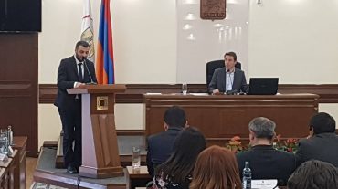 Ինչո՞ւ է Տիգրան Վիրաբյանը թողել Գյումրին. Երևանի ավագանին ընտրեց փոխքաղաքապետին