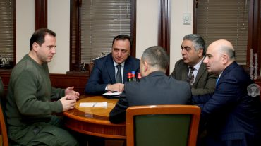 Դավիթ Տոնոյանն ընդունել է «Հայ վիրավոր հերոսներ հիմնադրամի» ներկայացուցիչներին