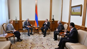 Արմեն Սարգսյանը Մատենադարանի ղեկավարության հետ քննարկել է ինստիտուտի միջազգայնացմանն ուղղված ծրագրերը