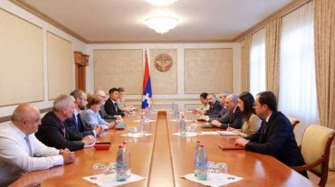 Բակո Սահակյանն ընդունել է բարոնուհի Քերոլայն Քոքսին