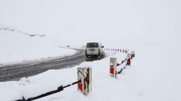 Ձյան տեղումների պատճառով Վերին Լարսի անցակետով դադարեցվել է երթևեկությունը