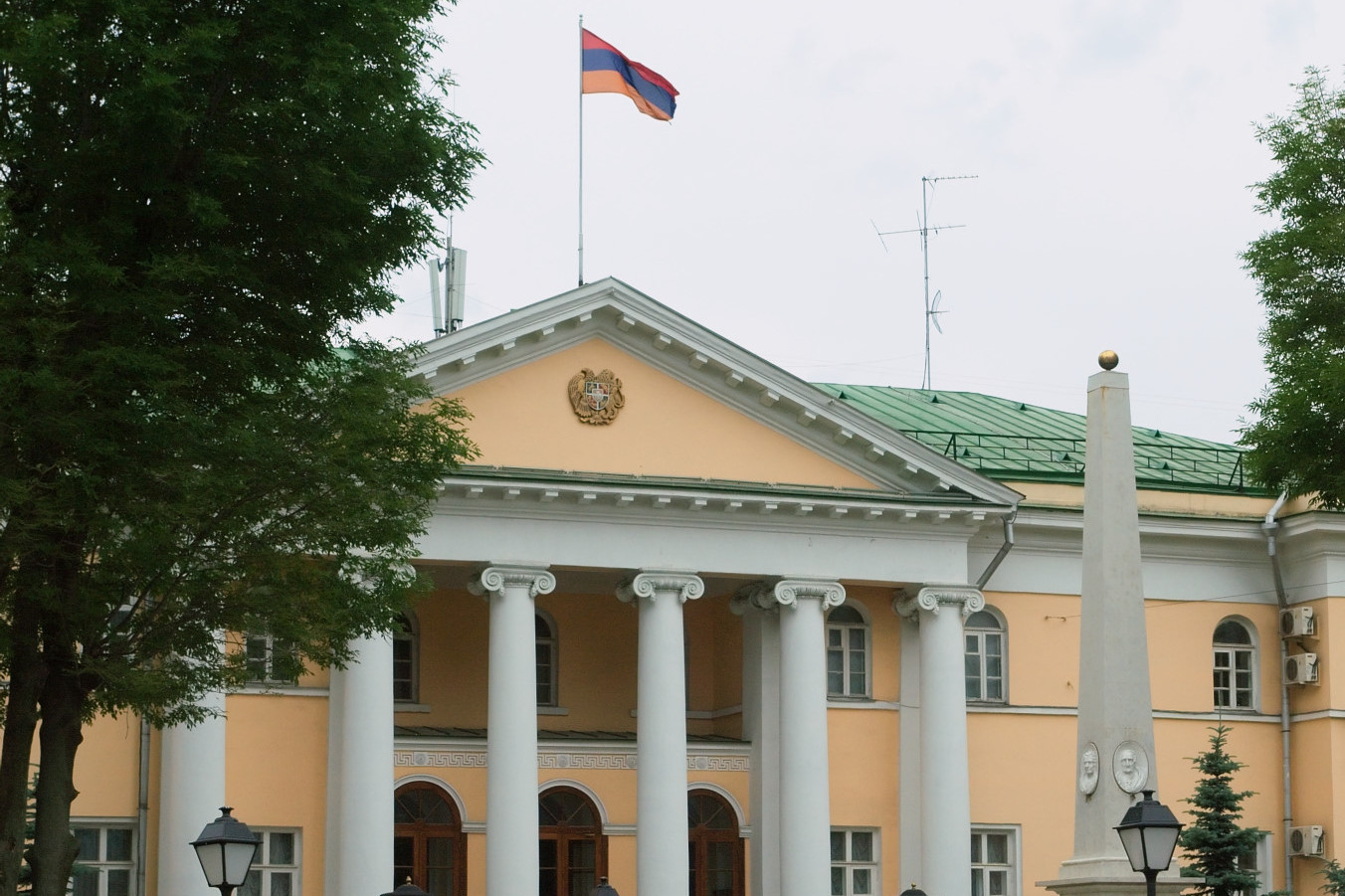 Генеральный консульства республики армения. Посольство Армении в Москве рабочие часы.