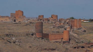 Մեր հողերը անմշակ չենք թողնում, որ էն կողմից թշնամին տեսնի՝ հայկական գյուղերը միշտ շեն են