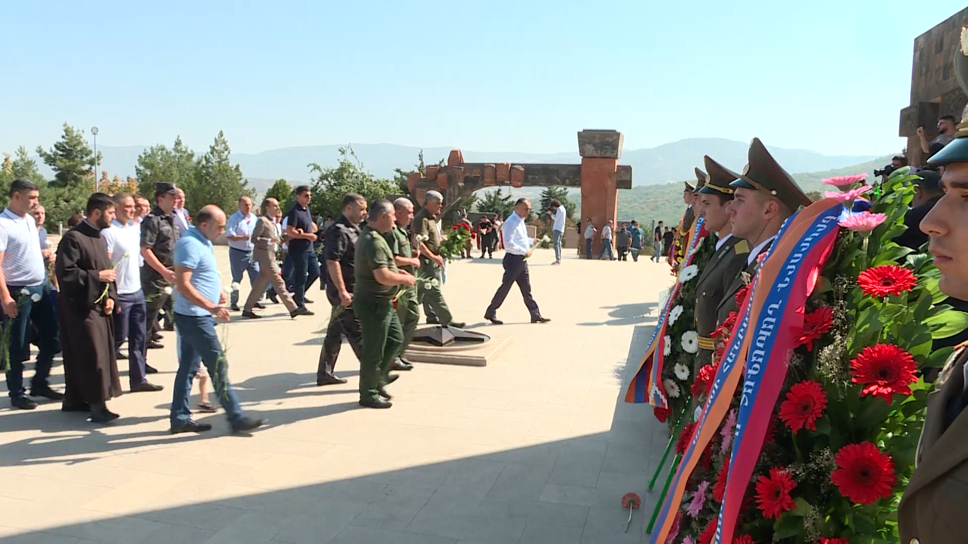 Հարգանքի տուրք Արցախյան և Հայրենական պատերազմներում զոհվածների հիշատակին