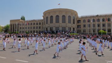 Գունեղ միջոցառումներ ու բարձր տրամադրություն Գյումրիի հրապարակներում ու զբոսայգիներում` նվիրված Երեխաների պաշտպանության միջազգային օրվան 