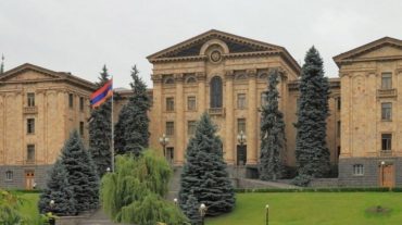 Խնդիրներ «Անկանխիկ գործառնությունների մասին» օրենքում. քննարկում ԱԺ-ում