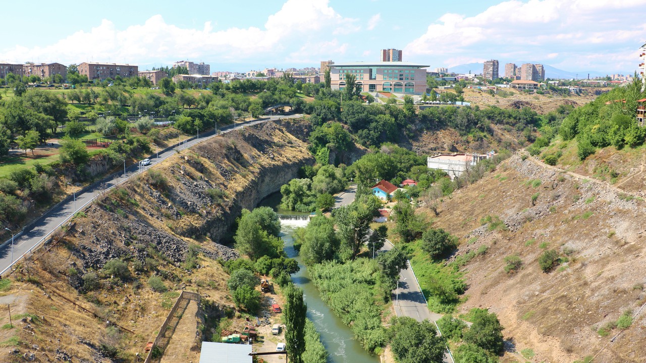 Հրազդանի կիրճում վթարվել է «Վեոլիա ջուր» ընկերության կողմից սպասարկվող կոյուղու կոլեկտորը