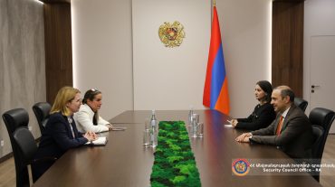 ԱԽ քարտուղարն ընդունել է ԳԴՀ նորանշանակ դեսպանին